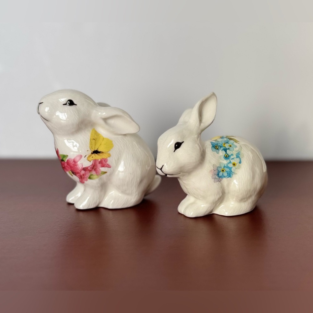 Hallmark White Ceramic Bunny Salt & Pepper Shaker Accents